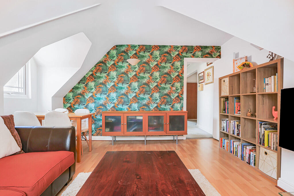 Apartment in Bournemouth, Boscombe - View 5