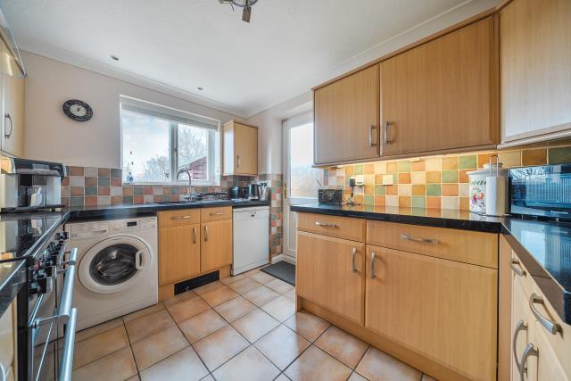 Langdale Road, Thame photo 3
