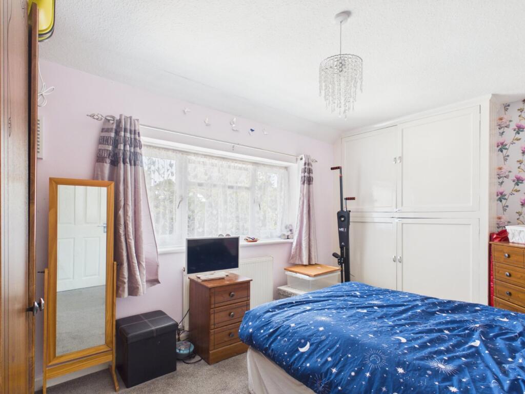 House in Runnymede, Surrey - More