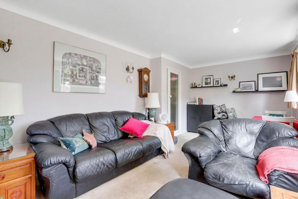 House in Gedling, Nottinghamshire - View 5