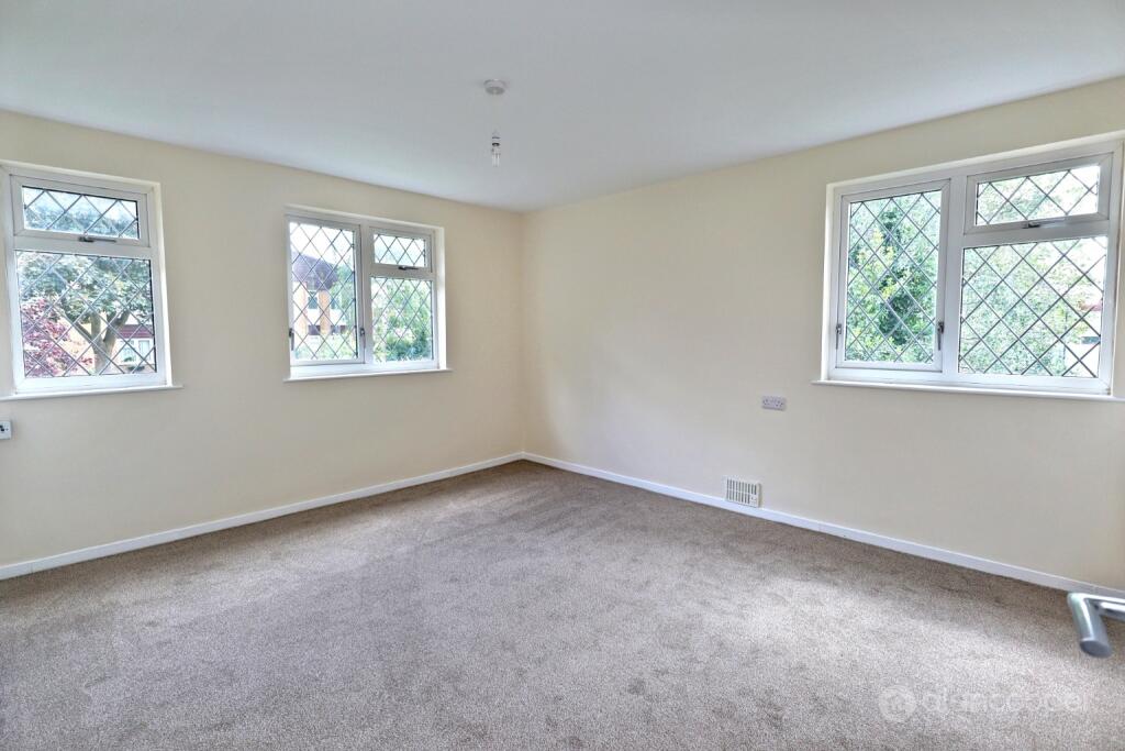 Braemar Way, Glendale, Nuneaton, CV10 7LF photo 2
