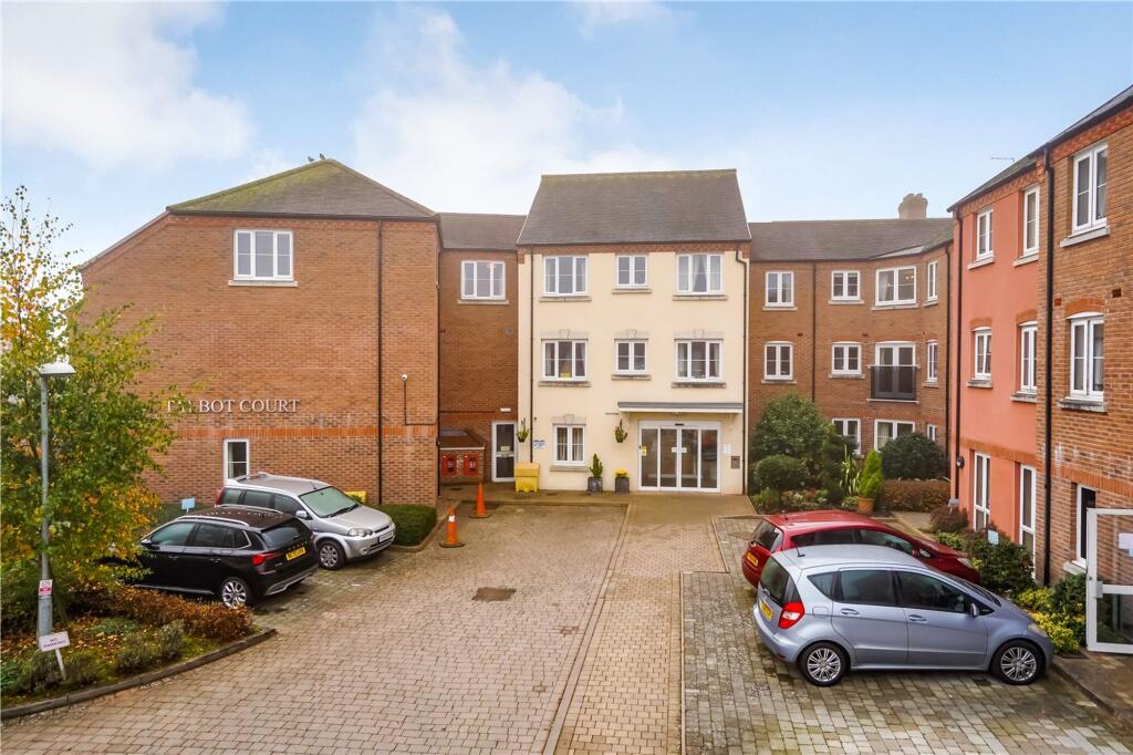 2-bed flat on Salop Street, Bridgnorth, WV16, £130,000