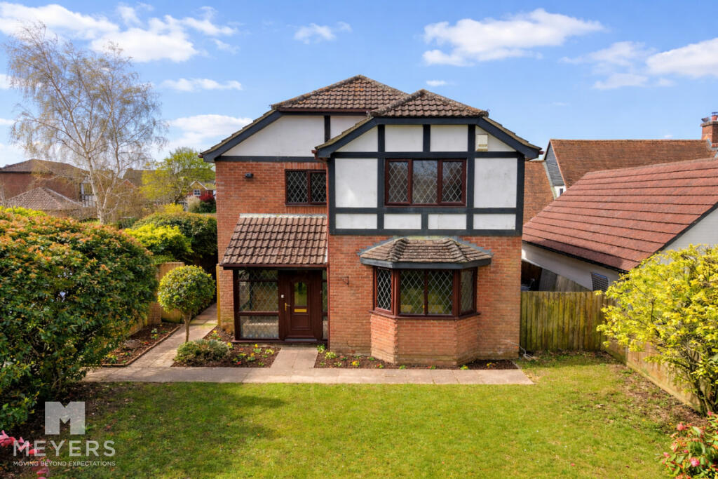 Main image of property: Kingsway Close, Christchurch, BH23 2