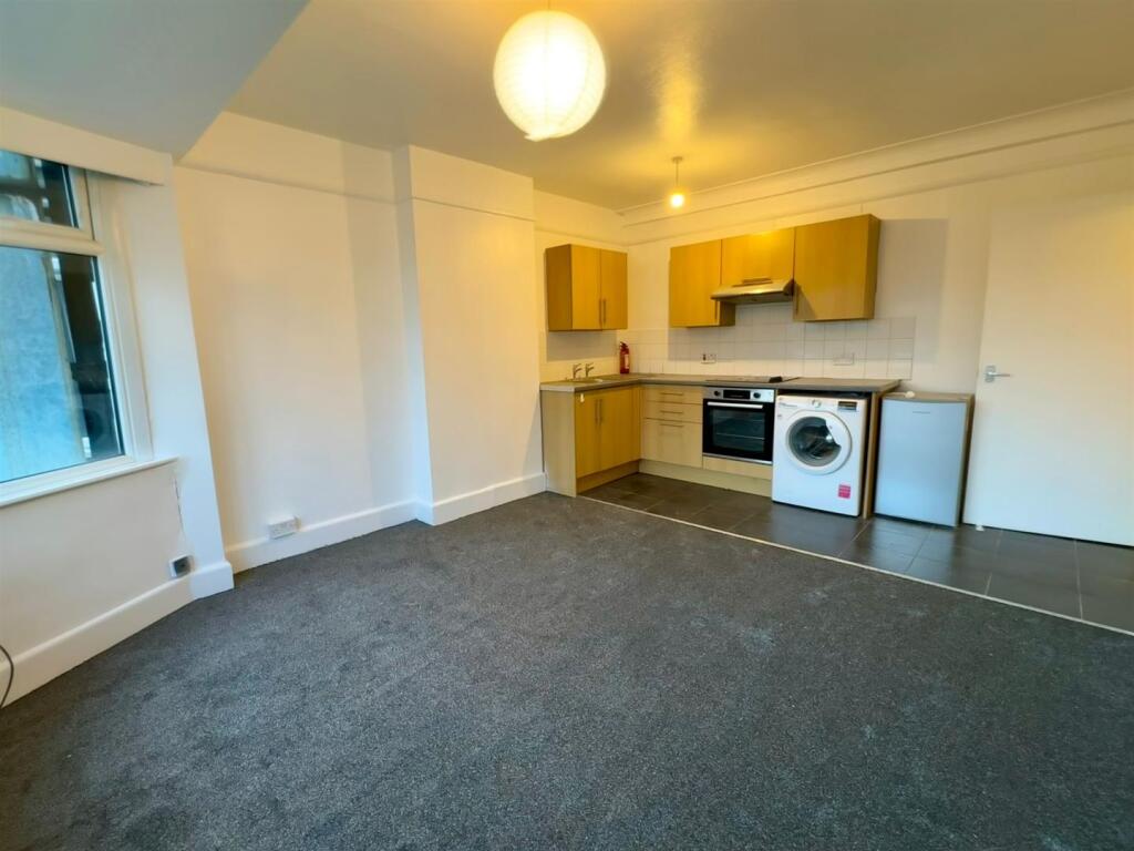 Main image of property: ONE BEDROOM TOWN CENTRE APARTMENT