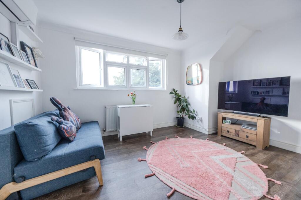 Ailsa Road, Westcliff-On-Sea photo 2