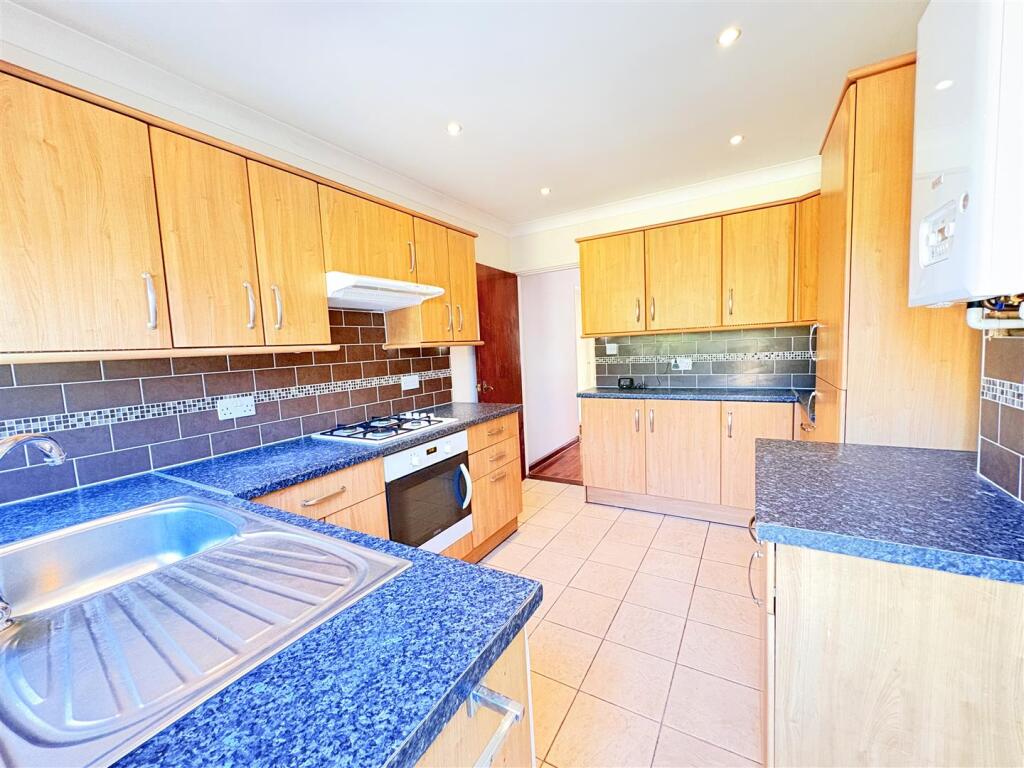 House in Fareham, Hampshire - View 3