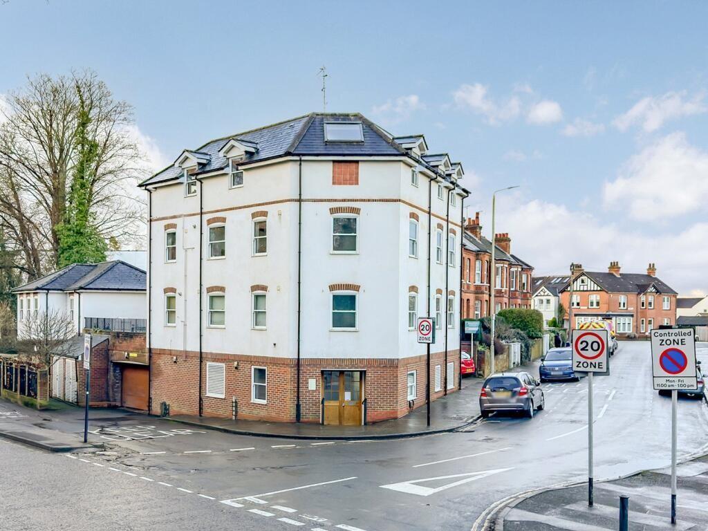 Approach Road, St. Albans, Hertfordshire, AL1 1SP