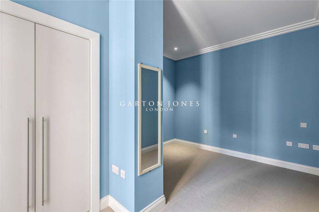 Apartment in London - View 5