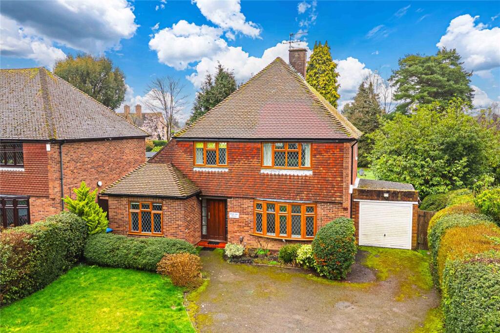 Main image of property: Revel End House, Leverstock Green Road, Hemel Hempstead, Hertfordshire, HP3