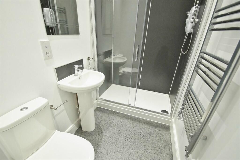 Apartment in Coventry - More