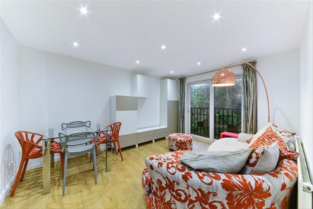 Apartment in London - More