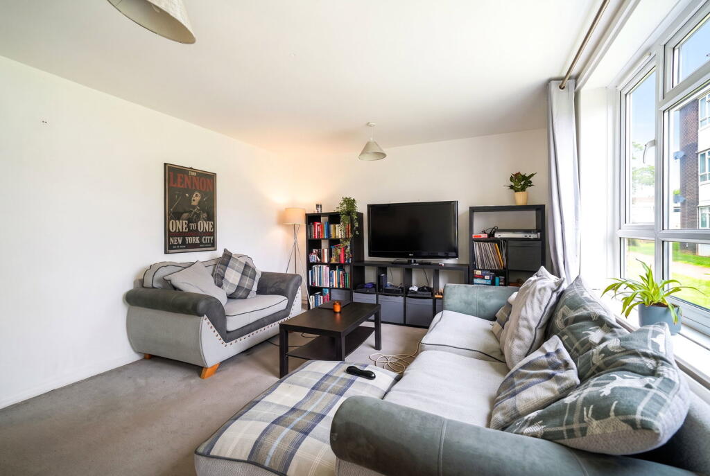Apartment in Solihull, Ulverley Green - View 3