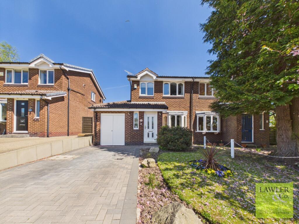 Main image of property: Woodmount Close, Romiley, Stockport, Cheshire, SK6 4HN