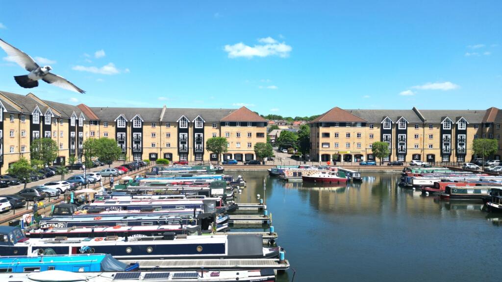 Main image of property: Evans Wharf, Hemel Hempstead, Hertfordshire, HP3 9WU