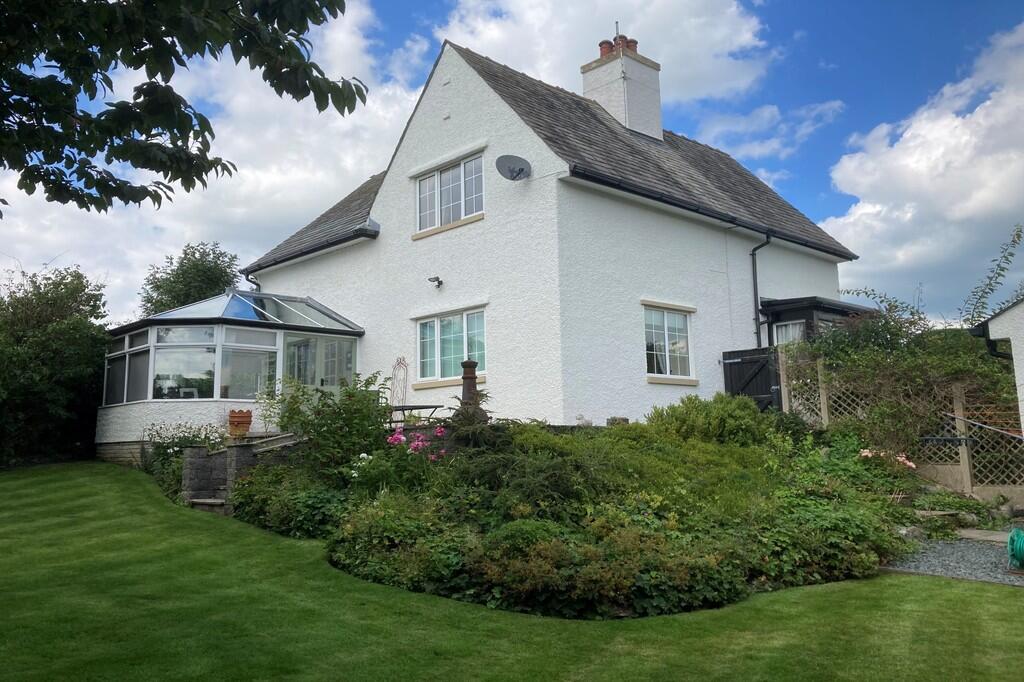 Main image of property: Summerlands, 19 Crag Bank Road, Carnforth, Lancashire, LA5 9EH