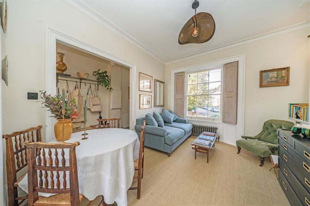 Apartment in London - View 2