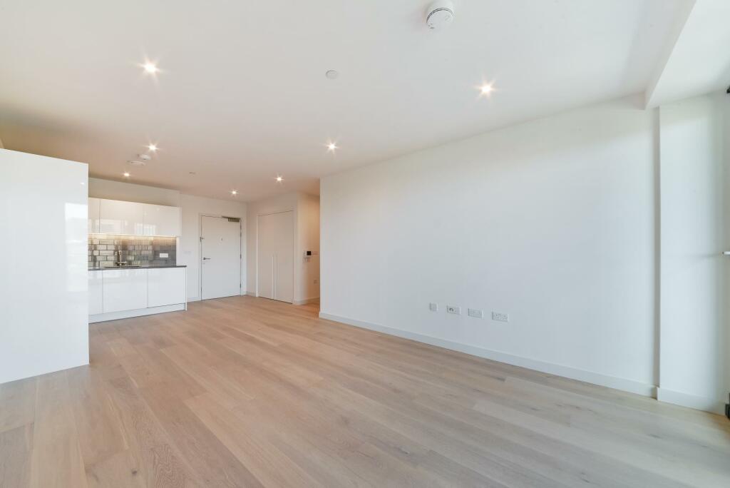 1-bed flat on James Cook Building, Royal Wharf, London, E16, £445,000