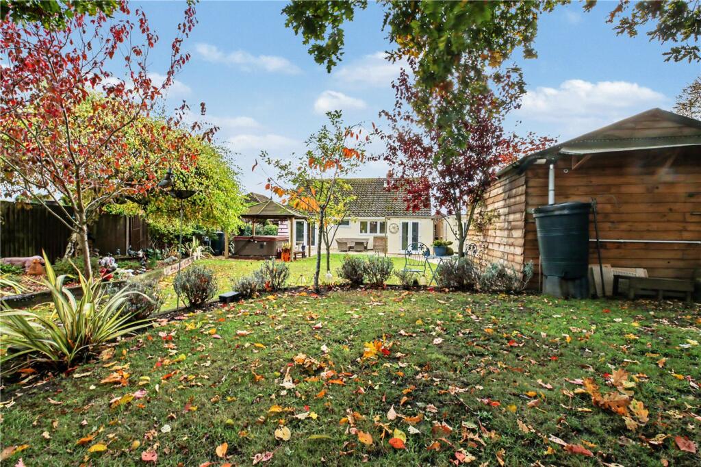 3-bed bungalow on Poringland Road, Stoke Holy Cross, Norwich, Norfolk, NR14, £375,000