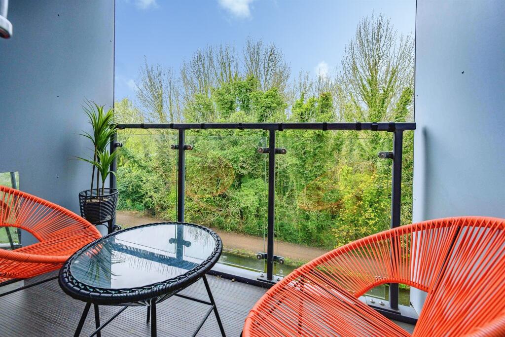Apartment in Dacorum, Nash Mills - View 4
