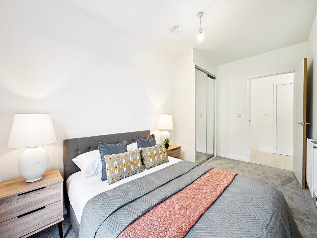 Apartment in Croydon - View 4