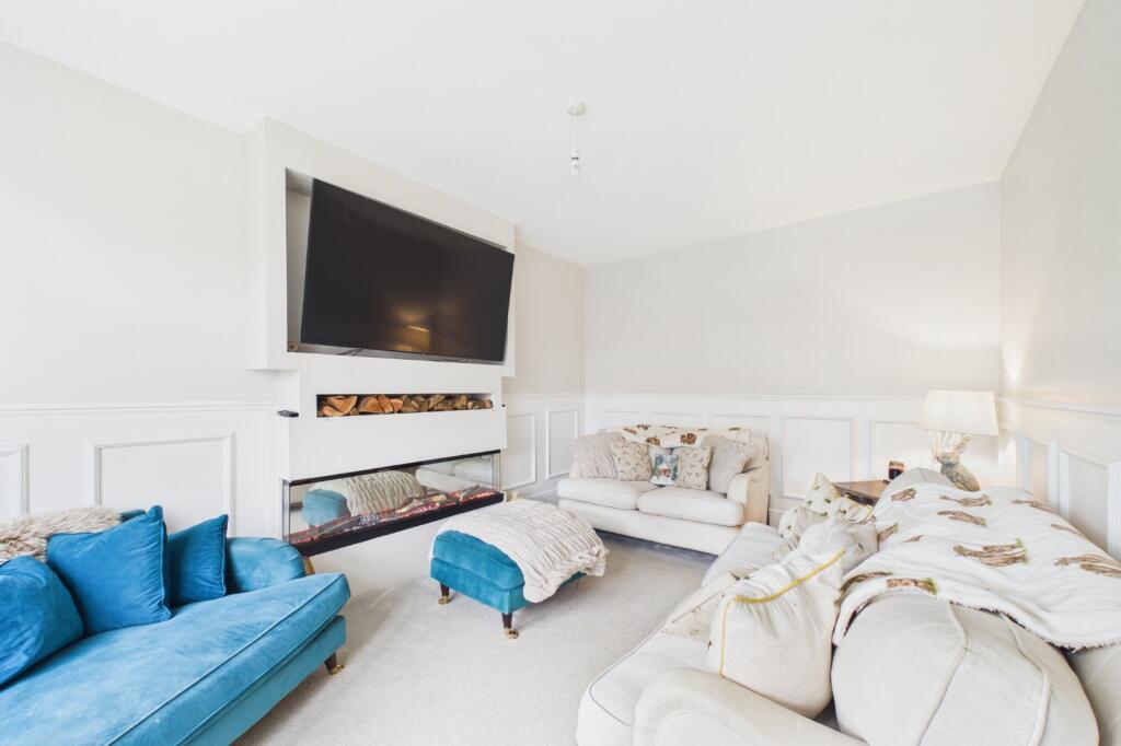 House in Newell Green, Warfield - View 5
