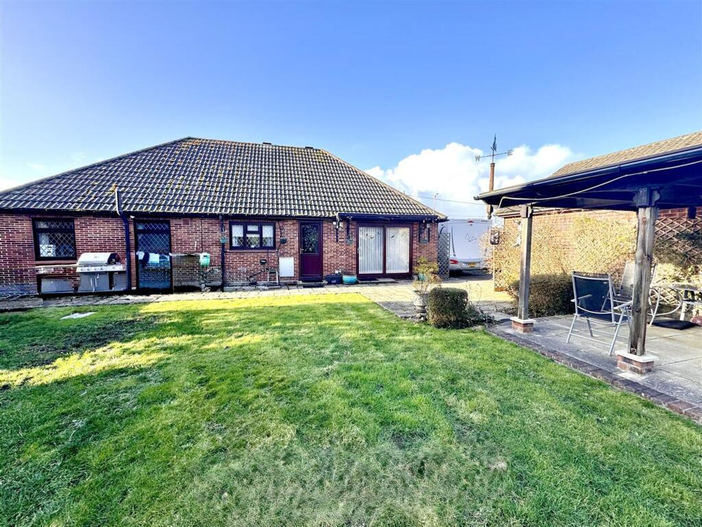 Blackfield Road, Fawley, SO45 photo 4