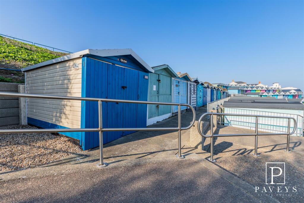 Studio other on Southcliff Parade, Walton On The Naze, £22,000