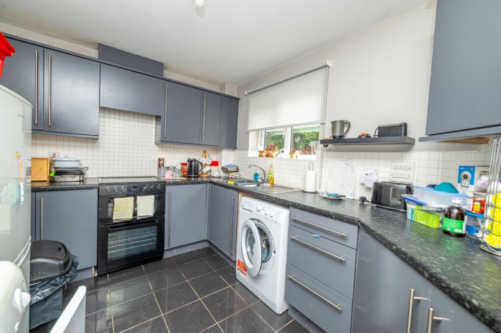 Windrush Close, Walsall, West Midlands, WS3 photo 2