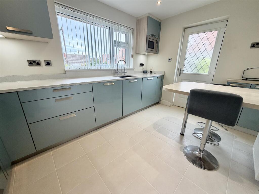 House in Leeds, Kippax - More