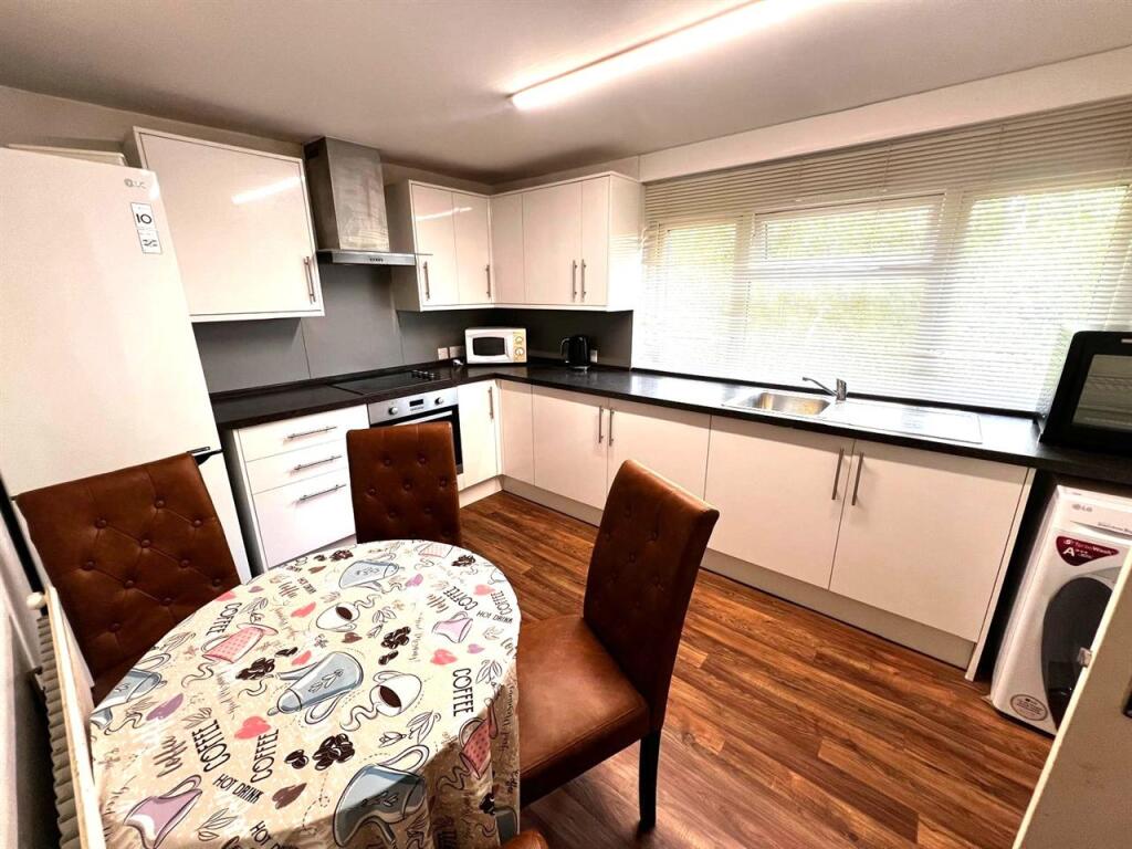 Apartment in Canterbury, Hales Place - View 5