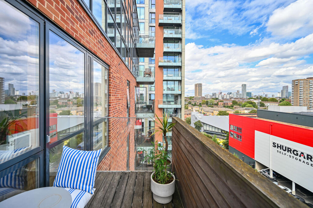 Apartment in London - View 5