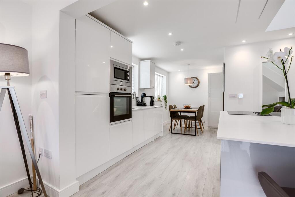 Additional image 9 of Whitehall Road, Wyke, Bradford