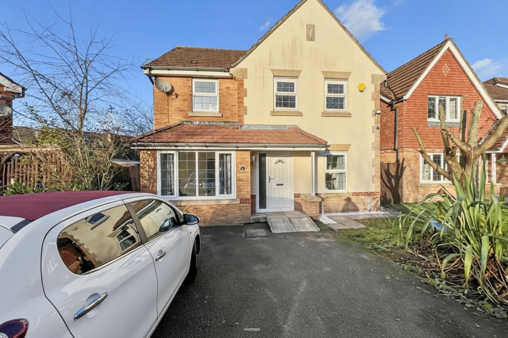 4-bed detached on Newby Close, Bury, BL9, £325,000