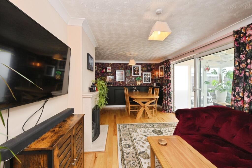 House in Stevenage, Pin Green - View 5