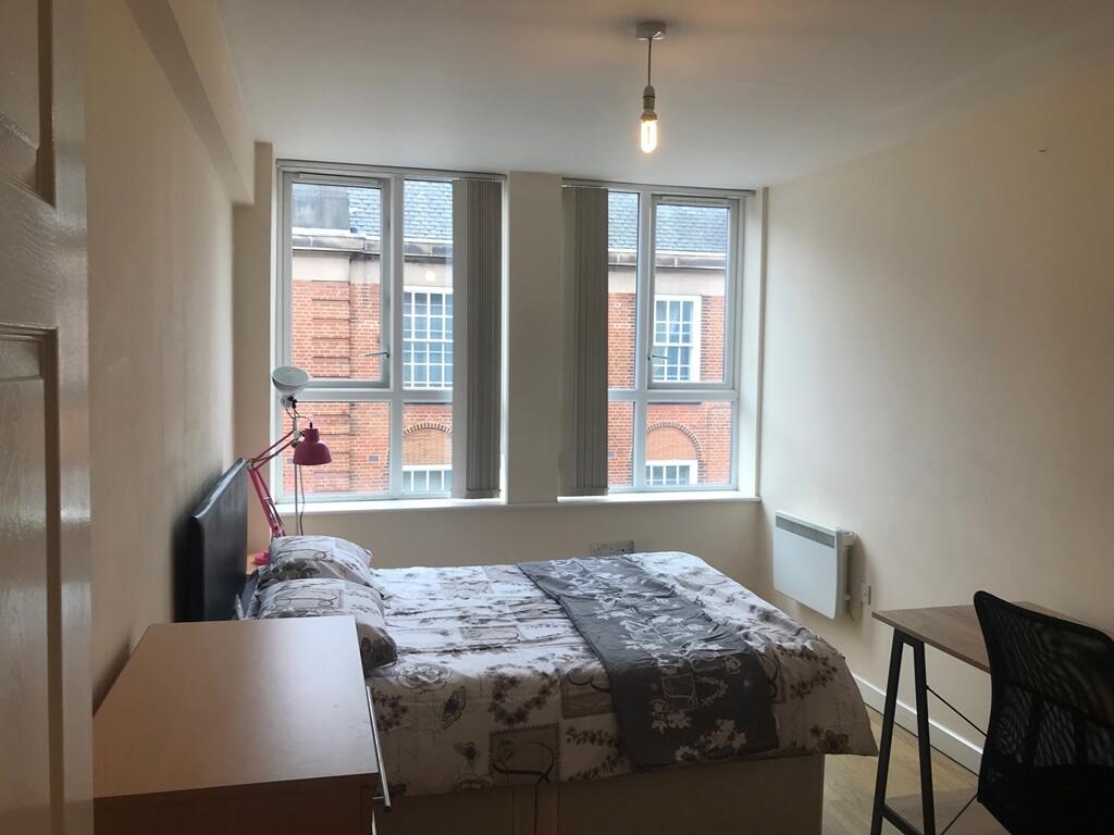 Large Mayfair House 1 Bedroom - Parking Available