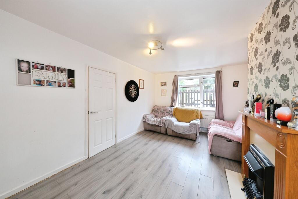 House in Chesterfield, Derbyshire - View 2