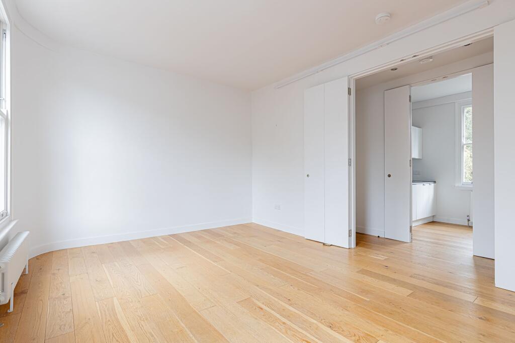Apartment in London - View 4