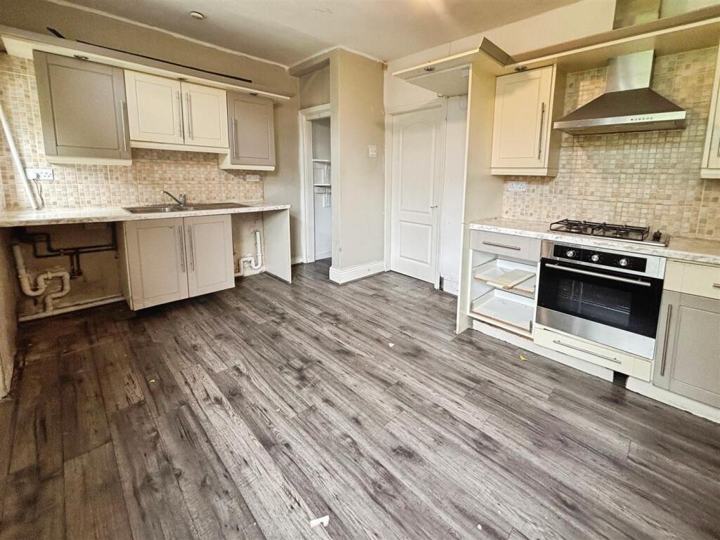 Carr Bottom Road, Bradford, BD5 9AH photo 4