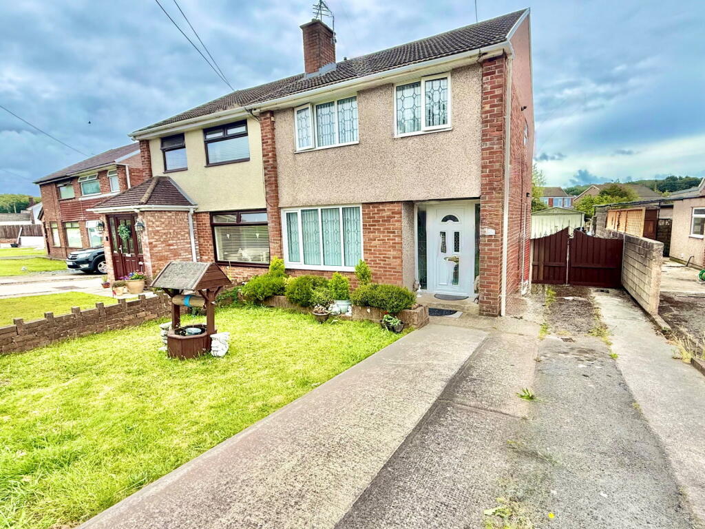 Main image of property: Heol Fawr,North Cornelly,Bridgend,CF33 4HB