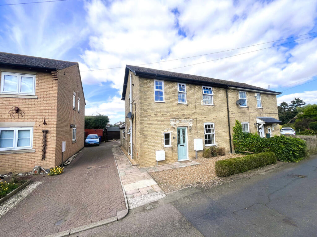 3-bed semi-detached on Graveley Road, Offord D'arcy, PE19, £325,000
