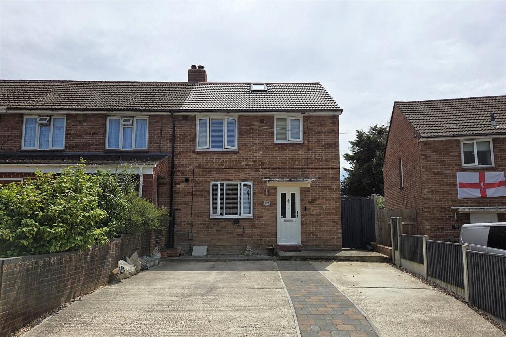 Main image of property: High Lawn Way, Havant, Hampshire, PO9