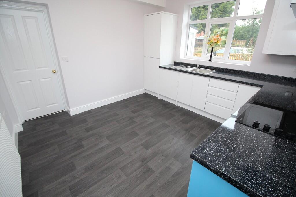 House in Rotherham, Kilnhurst - View 4