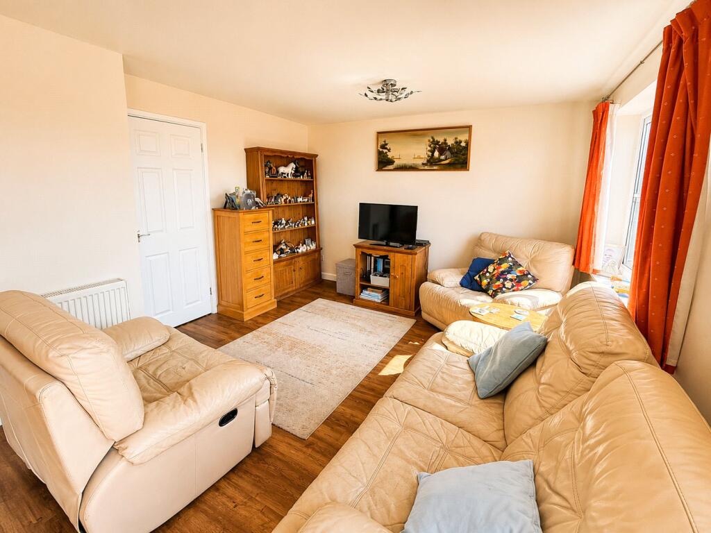 Cale Way, Wincanton, Somerset, BA9 photo 3