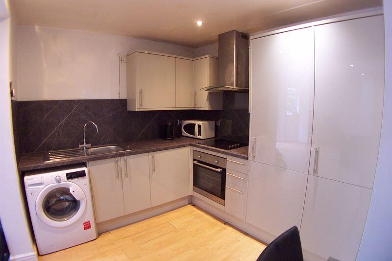Apartment in Leeds - More