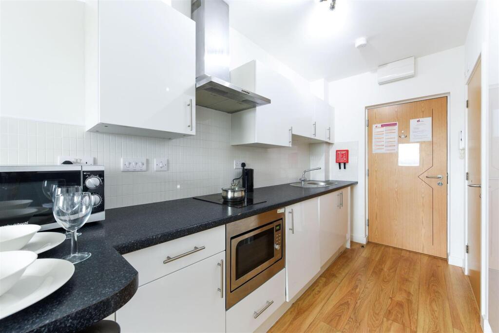 1 bedroom flat share for rent