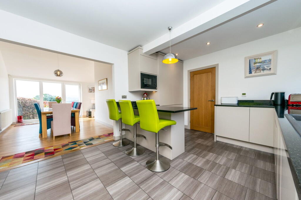 Foxroyd Lane, Thornhill, WF12 photo 4