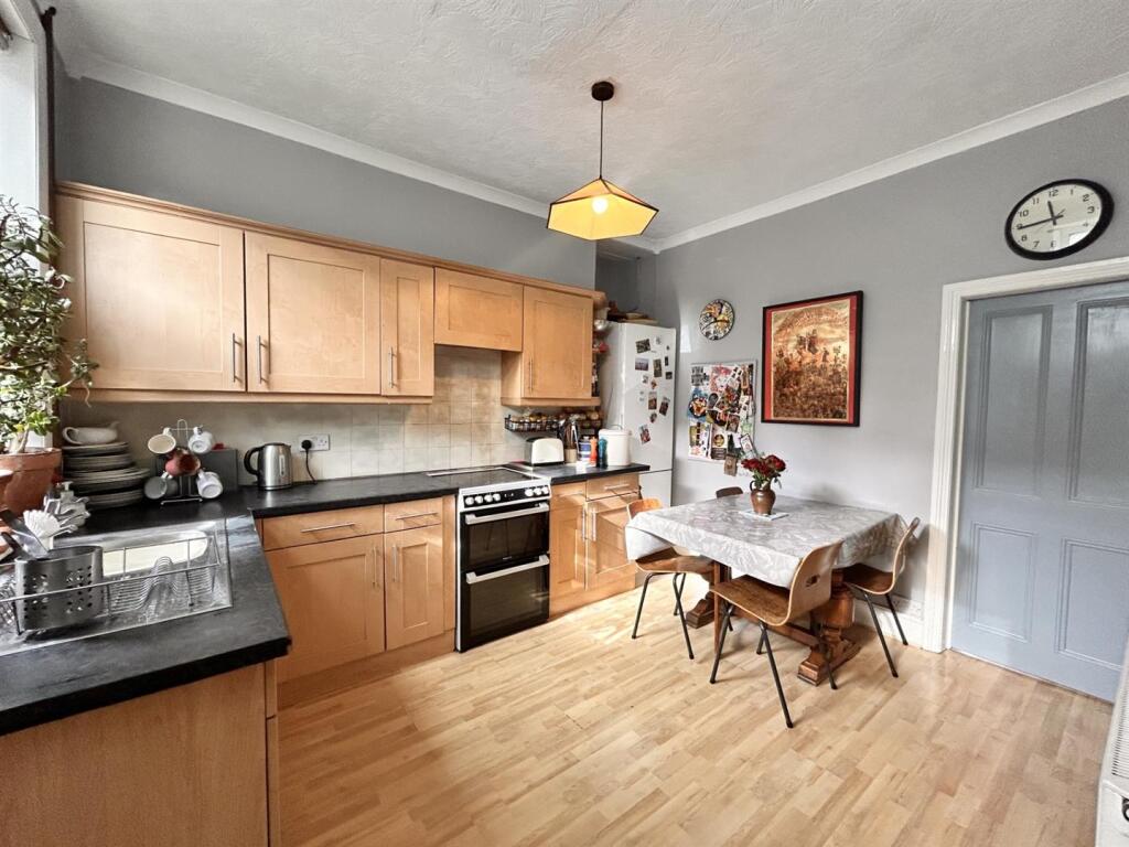House in Calderdale, Heath, Savile Park - View 3