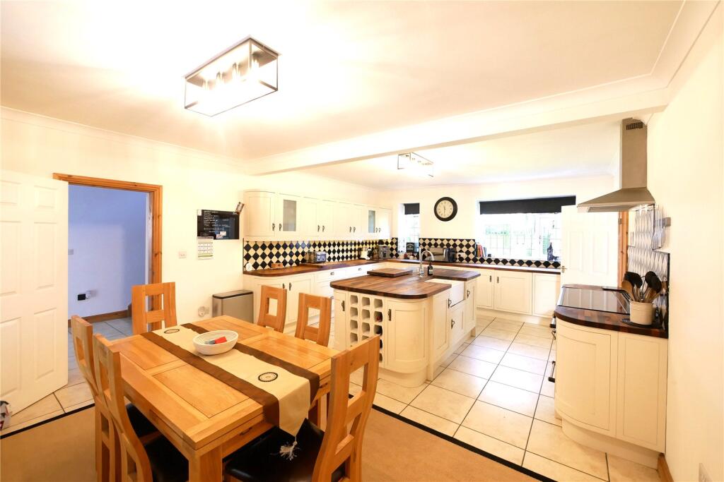 Alford Road, Sutton-on-Sea, Mablethorpe, Lincolnshire, LN12 photo 2