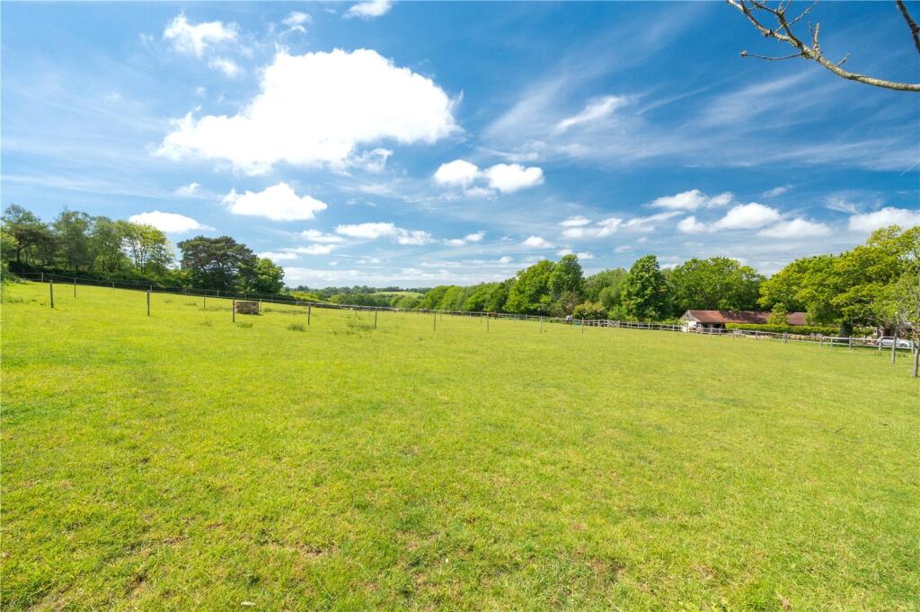 House in Wealden, Heathfield and Waldron - More