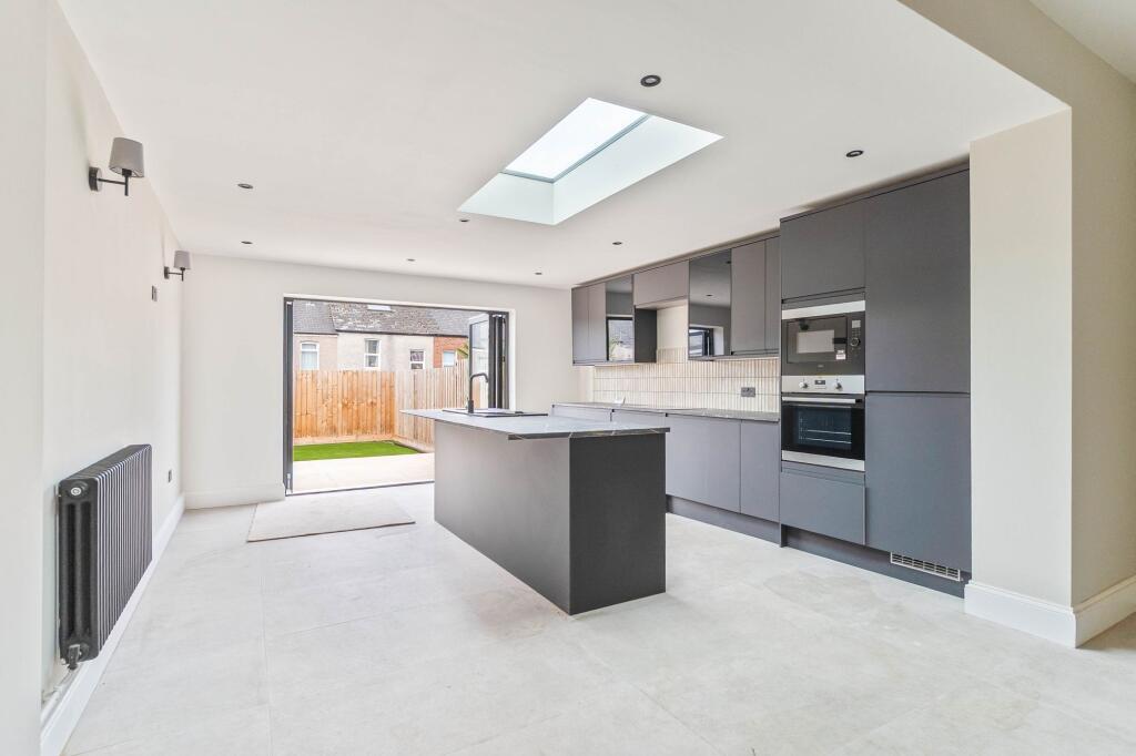 House in Newport, St. Julians - View 5